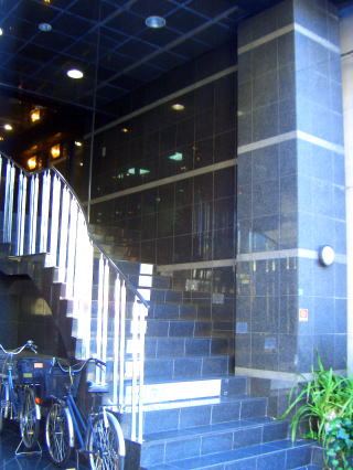 ビジタル管理本社外観